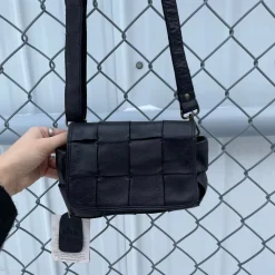 Bella - Black