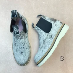 Cowhide Lechera - Size 9.5