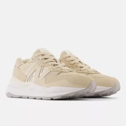 5740 - Sandstone with White