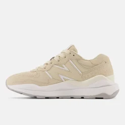 5740 - Sandstone with White
